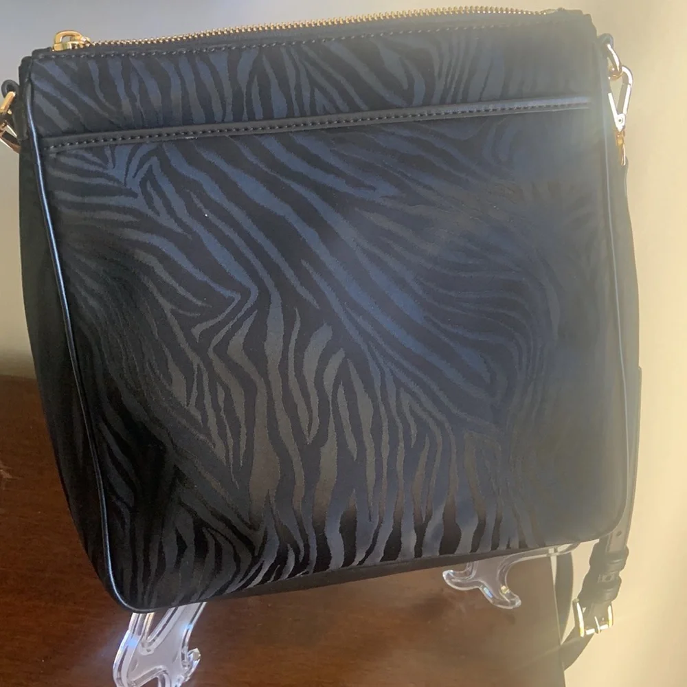 EUC Authentic Michael Kors crossbody purse - Picture 7 of 10